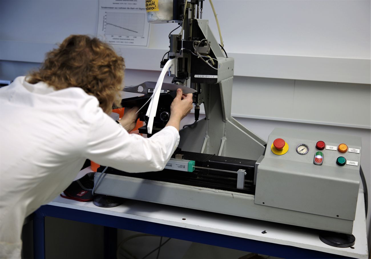 Laboratory materials testing